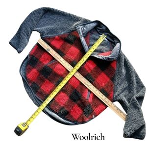 Woolrich Women's Size XL Black and Red Checkered Fleece Pullover